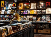 Nuova sede del negozio di dischi storico in città